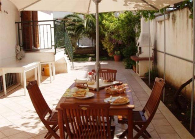 Residenza Del Sole Bed and Breakfast Surbo Exteriör bild