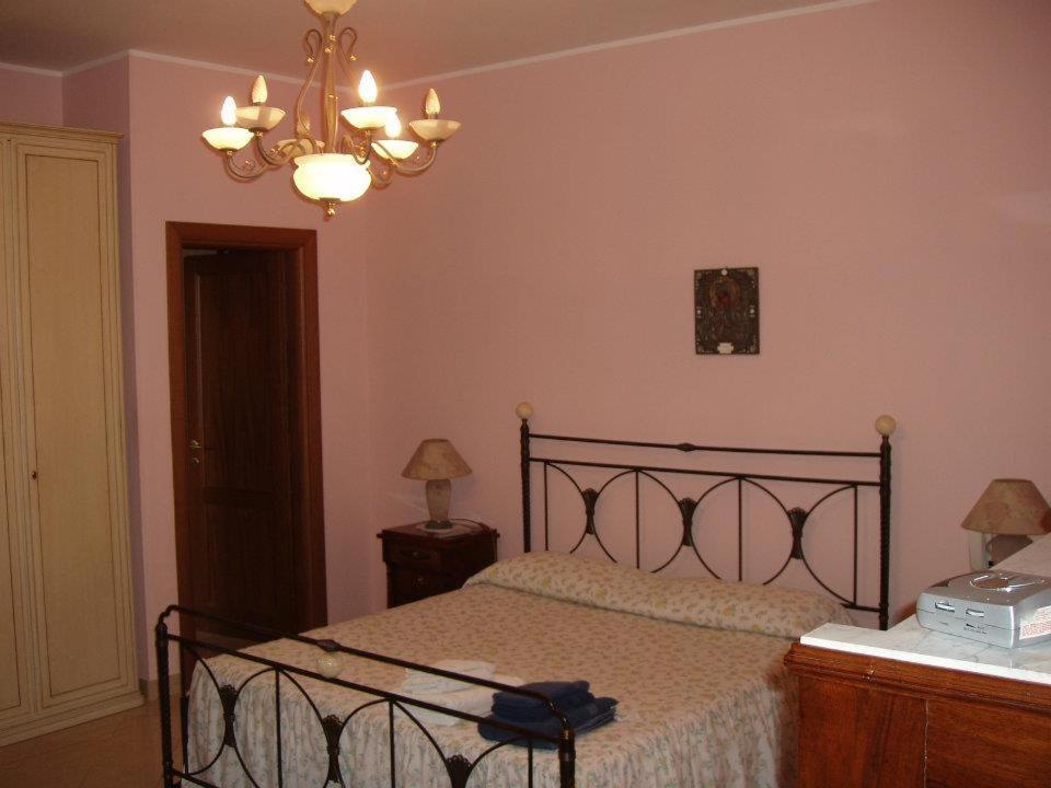 Residenza Del Sole Bed and Breakfast Surbo Exteriör bild