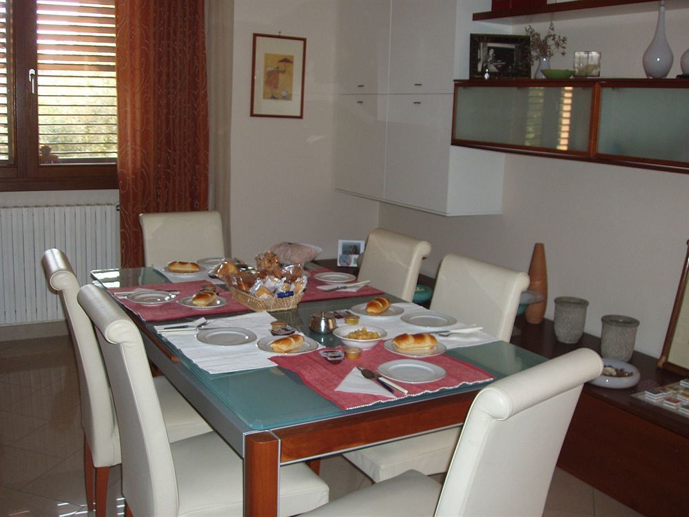 Residenza Del Sole Bed and Breakfast Surbo Exteriör bild